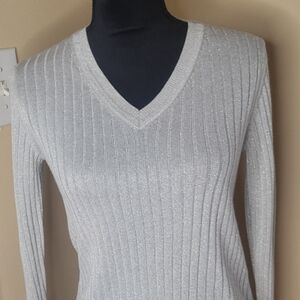 Tommy Hilfiger Women's Silver V-Neck Sweater